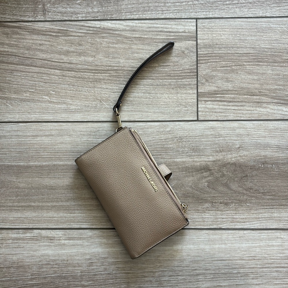 Micheal Kors wallet
